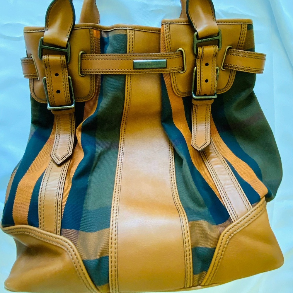 Burberry Large Bucket Shoulder Bag